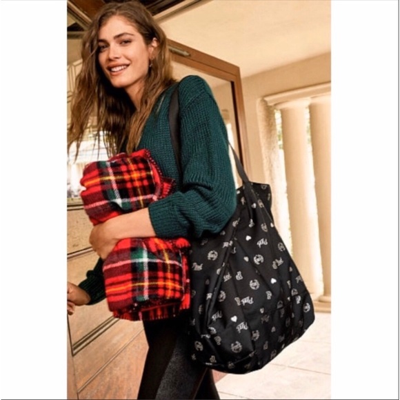 PINK Victoria's Secret Other - PINK Victoria Secret Plaid Cozy Blanket & Tote🎁